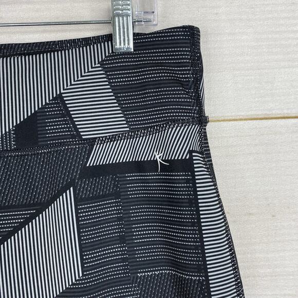 Danskin Now Womens L 12-14 Geometric Print Capri Leggings Athletic Workout - Picture 2 of 13